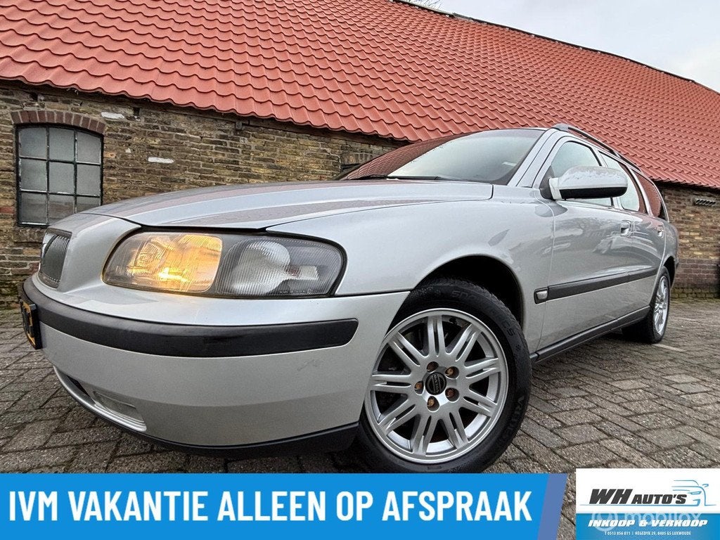 Volvo V70 2.4 T Comfort Line, Auto's, Volvo, 2435 cc, 1570 kg, 93 €/maand, Zilver of Grijs