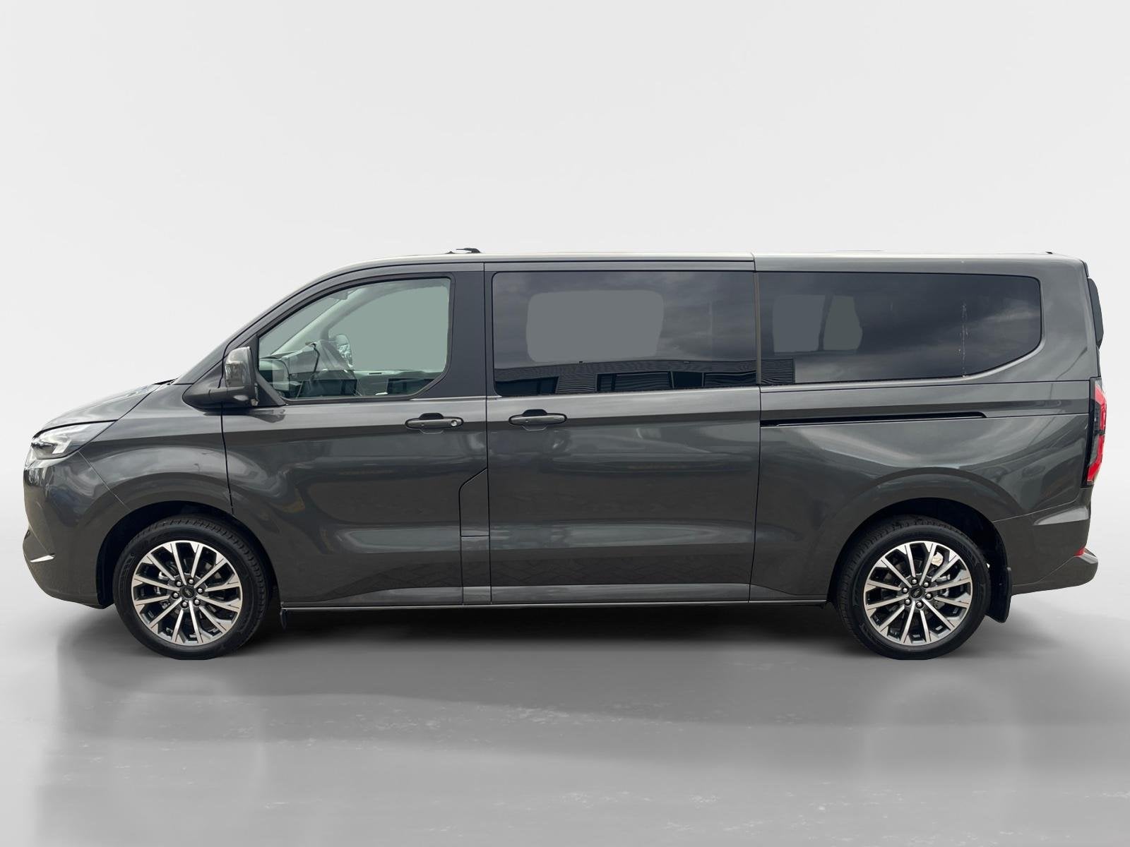 Ford E-Tourneo Custom 340 L2H1 Tourneo Titanium X 8 persoons, Automaat, 12 maanden, 218 pk, Nieuw