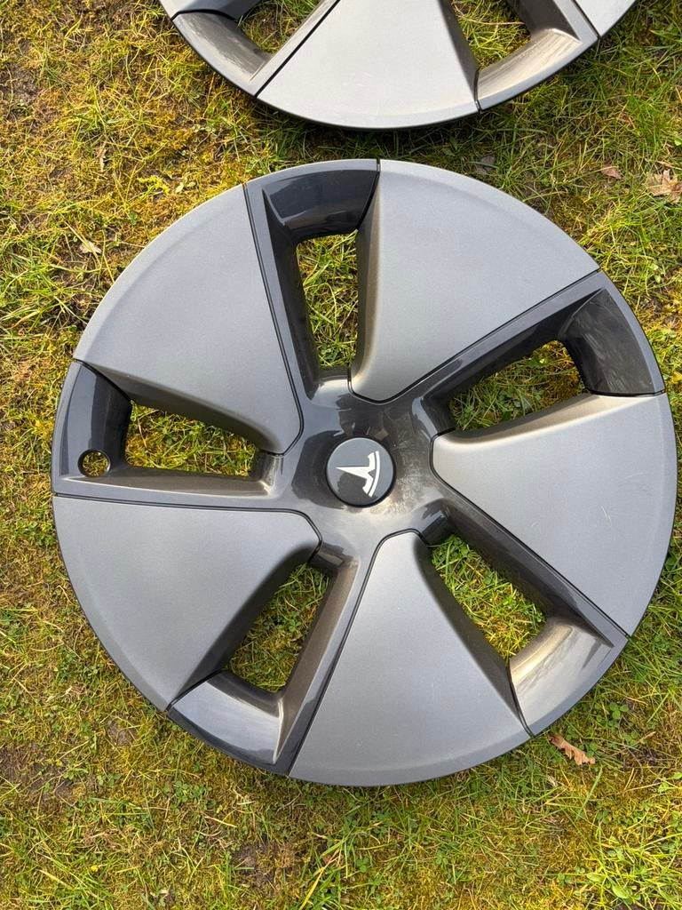 Tesla model 3 wieldoppen, Ophalen, Zo goed als nieuw