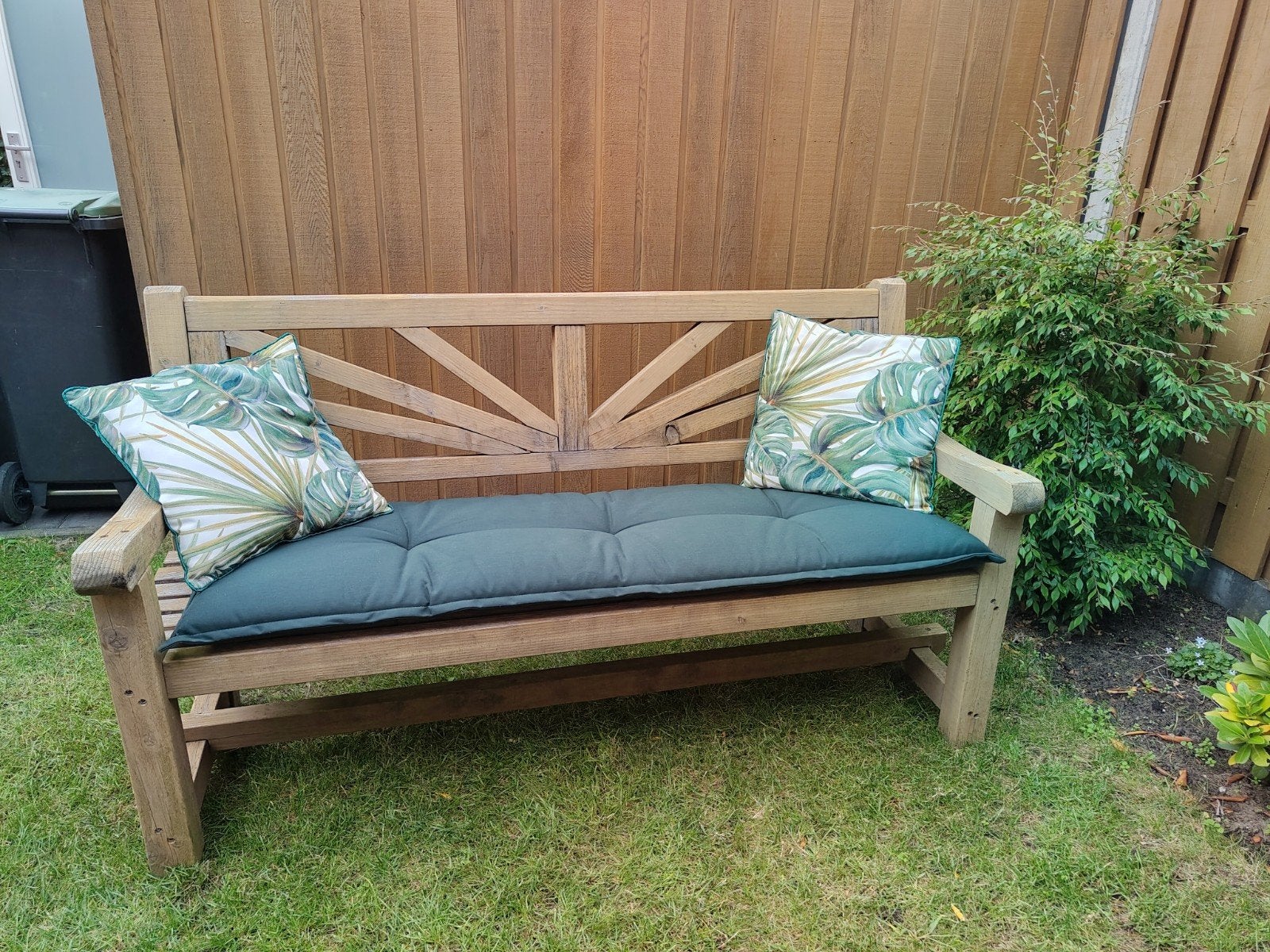 Zware houten tuinbank, Ophalen, Gebruikt, Hout