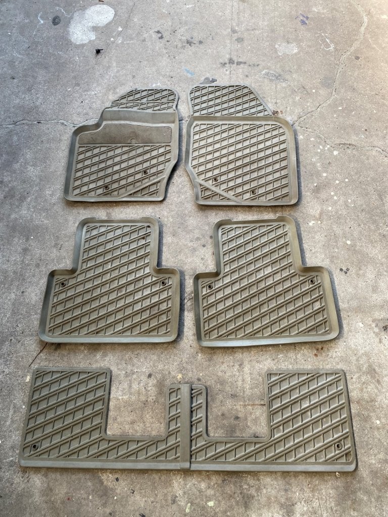 Volvo XC90 (t/m 2012) rubber mattenset 7 pers., Ophalen