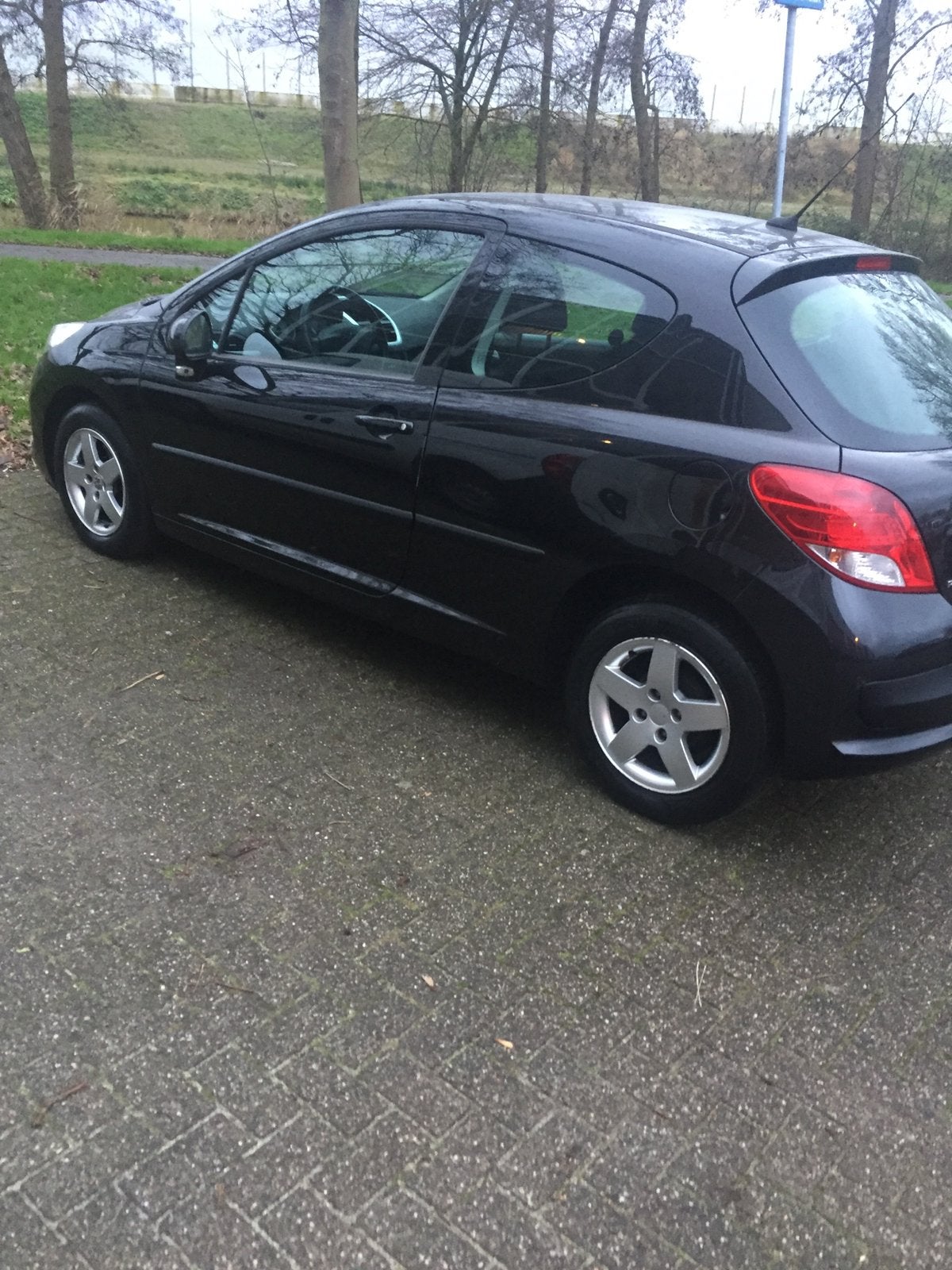 Peugeot 207 1.4 VTI 16V 3DRS 2010 Zwart, Voorwielaandrijving, Origineel Nederlands, Handgeschakeld, 17 km/l