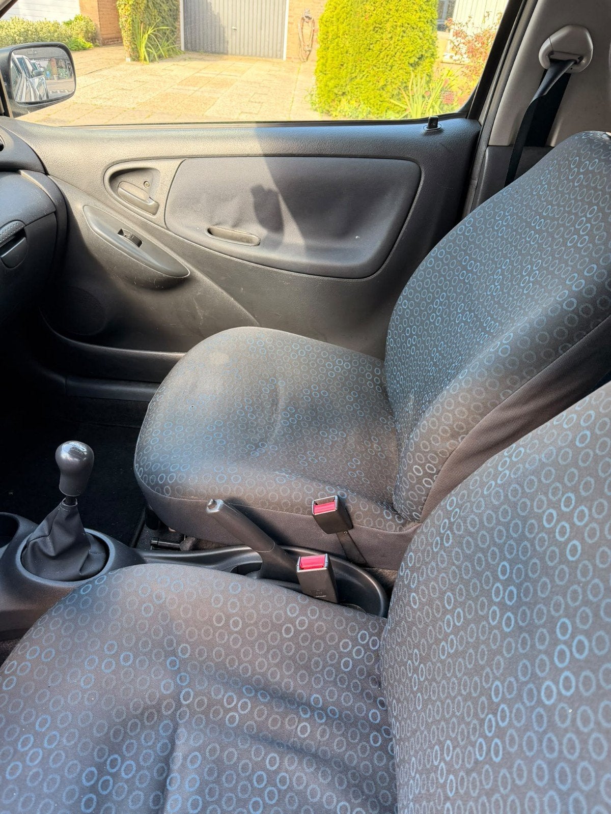Toyota Yaris 1.3 16V Vvti 3DR Linea Terra 2004 Grijs, Auto's, Voorwielaandrijving, 31 €/maand, 4 cilinders, 400 kg