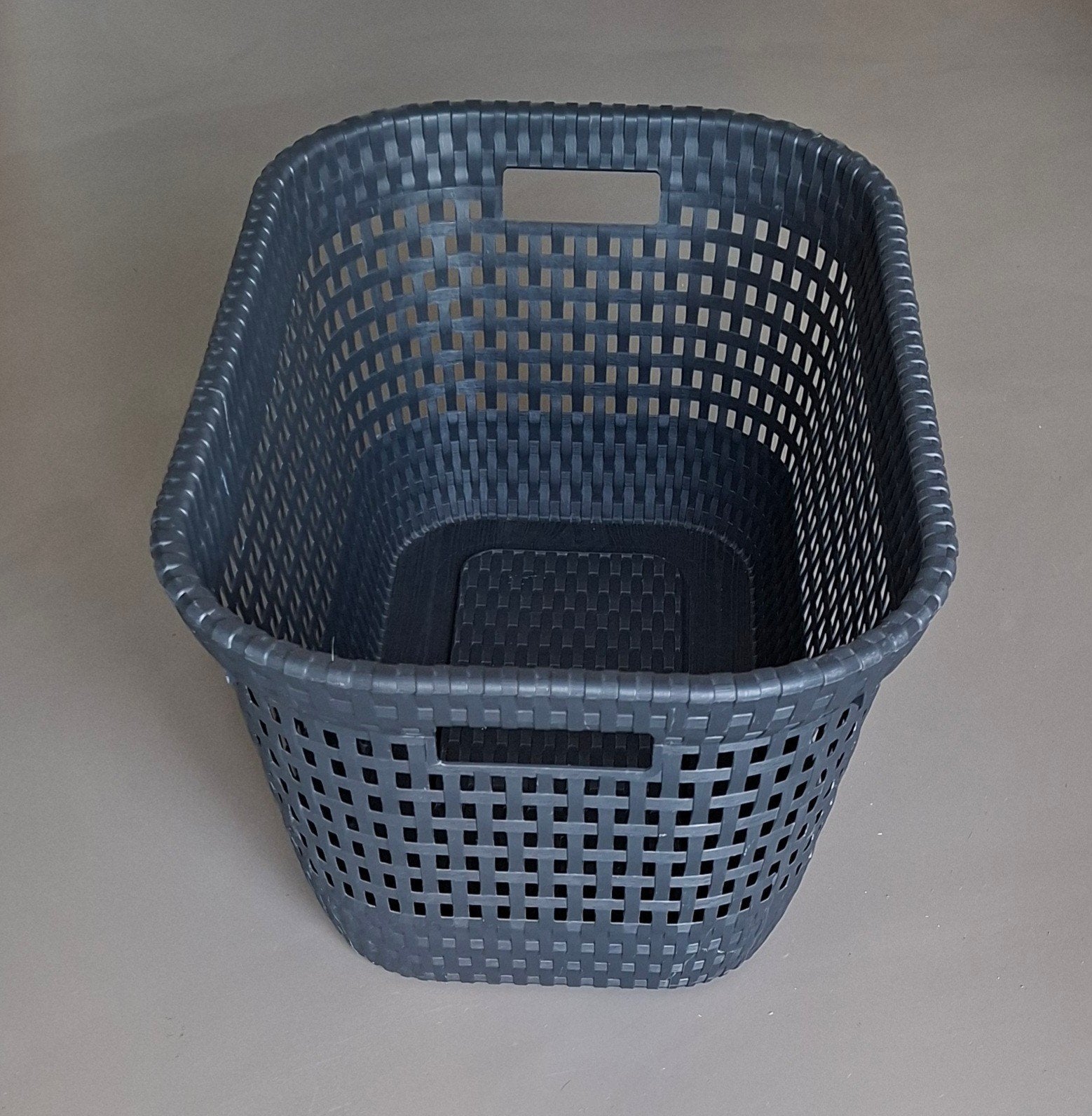 Wasmand met lichte beschadiging, verder prima, Ophalen of Verzenden, Gebruikt, Grijs, Kunststof