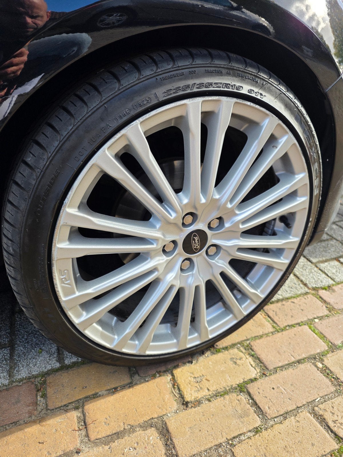 Set Ford Focus RS wiel 19inch (2x nieuwe band in juli), 19 inch, Gebruikt, Banden en Velgen, Ophalen of Verzenden