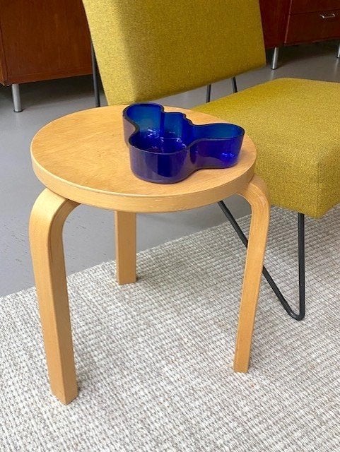 Artek kruk, Antiek en Kunst, Ophalen, Hout, Object, 44 cm