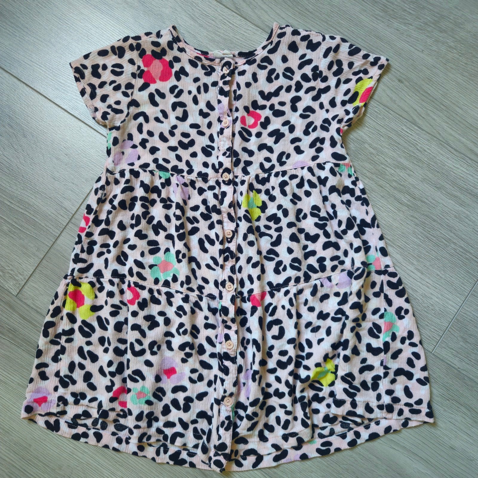 Leopardprint Hema jurkje met kleurrijke accenten maat 122, Kinderen en Baby's, Ophalen of Verzenden, Meisje, Jurk of Rok
