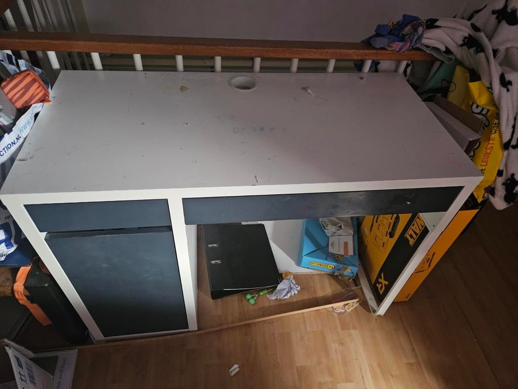 Bureau 120x90 cm - Opknapper, Ophalen of Verzenden, Gebruikt