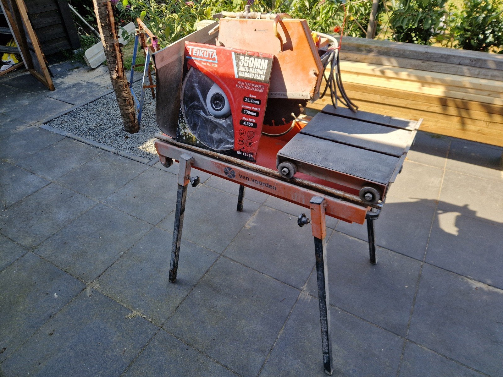 Van Voorden steenzaagmachine / zaagtafel - Type Centro, Doe-het-zelf en Verbouw, Gereedschap | Zaagmachines, Ophalen, Gebruikt