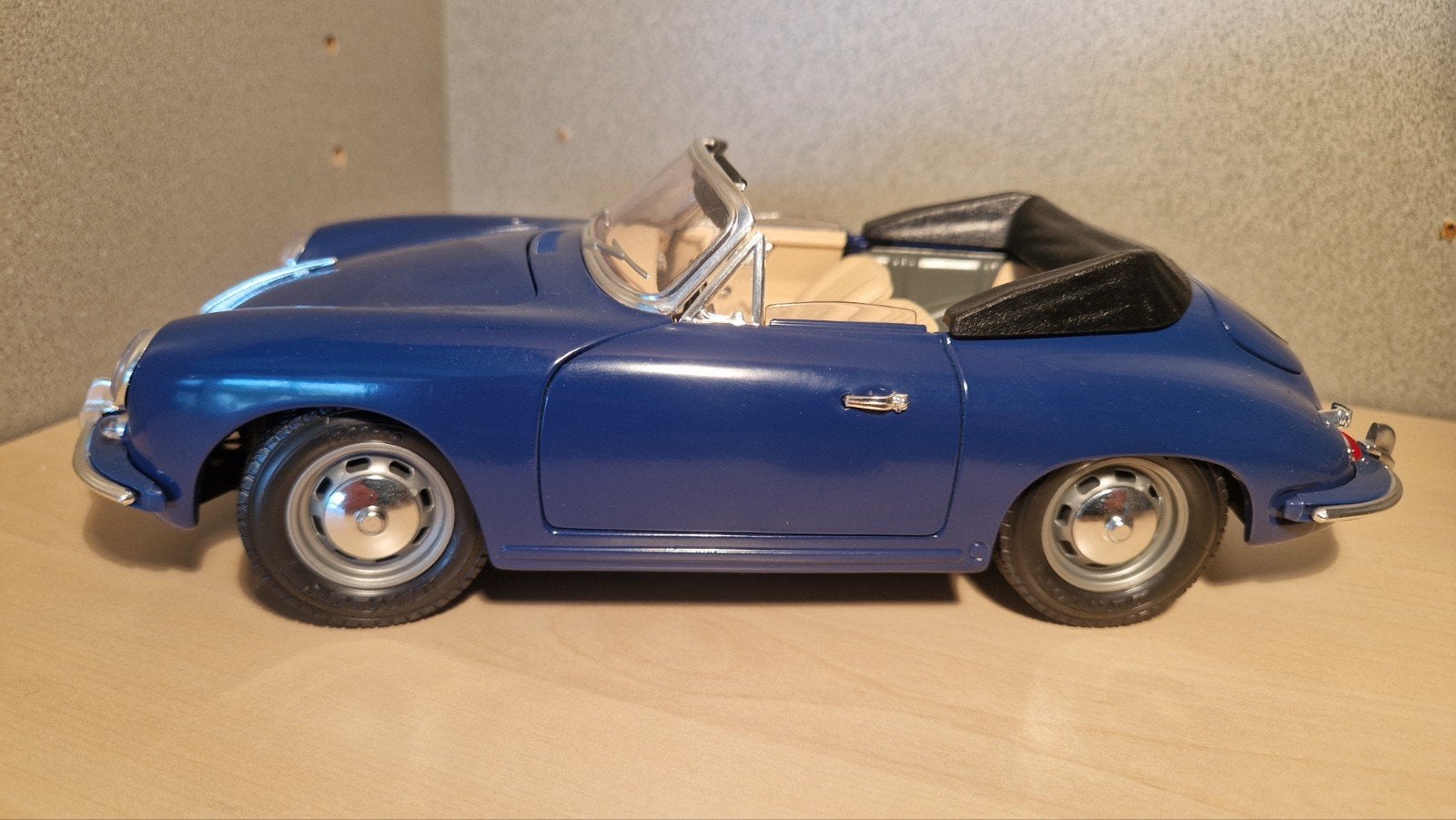 Bburago Porsche 356 B (1961) - Blauw schaalmodel, Hobby en Vrije tijd, Modelauto's | 1:18, Ophalen of Verzenden