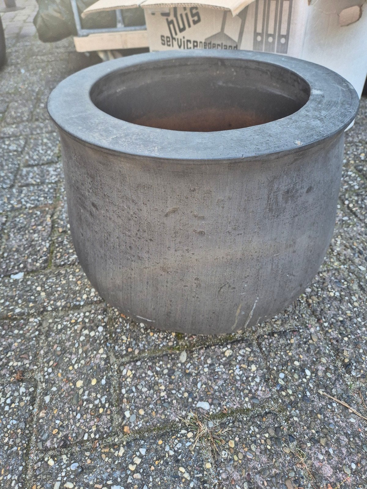 Grote ronde bloempot van beton/steen, Tuin en Terras, Ophalen, Gebruikt, Rond, Balkon