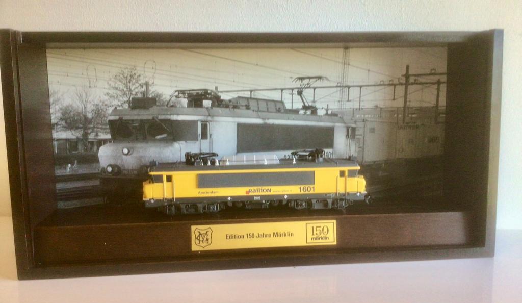 Märklin Railion 1601 | NS 1600 | 37628 | Met houten vitrine, Ophalen, Wisselstroom, Locomotief, Märklin
