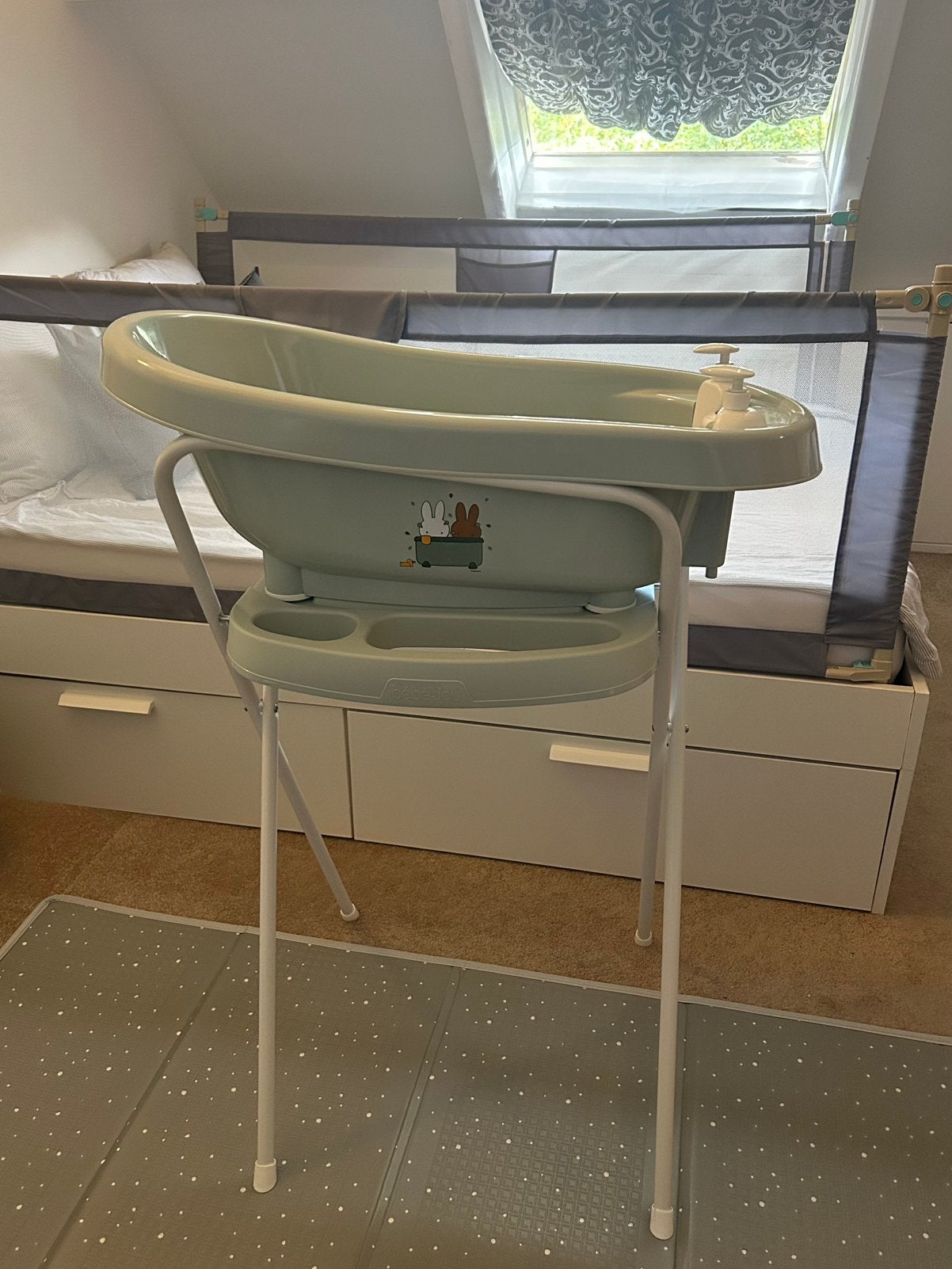 Bebe jou bad met standaard and zitverkleiner, Kinderen en Baby's, Badjes en Verzorging, Ophalen, Zo goed als nieuw, Badje, Bébé-jou