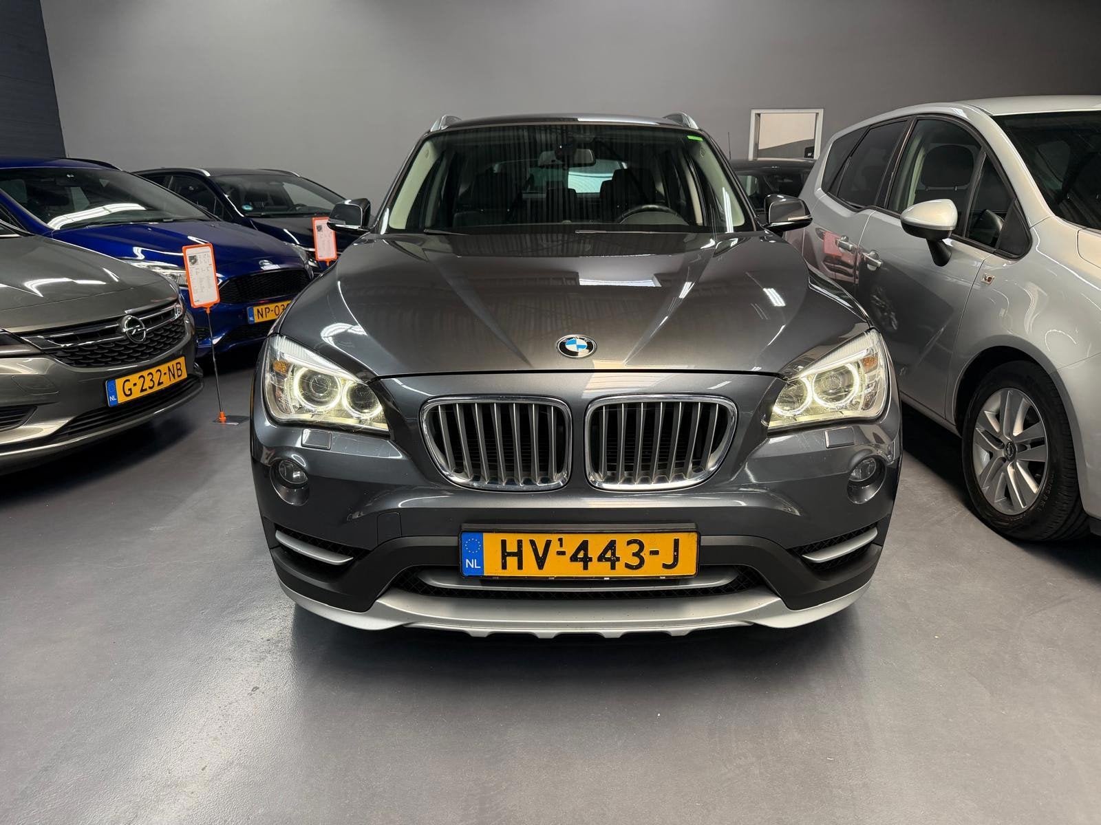 BMW X1 SDrive20i Executive LED BMW DEALER ONDERHOUDEN NAP NL, Auto's, Dealer onderhouden, Euro 6, 4 cilinders, Parkeersensor