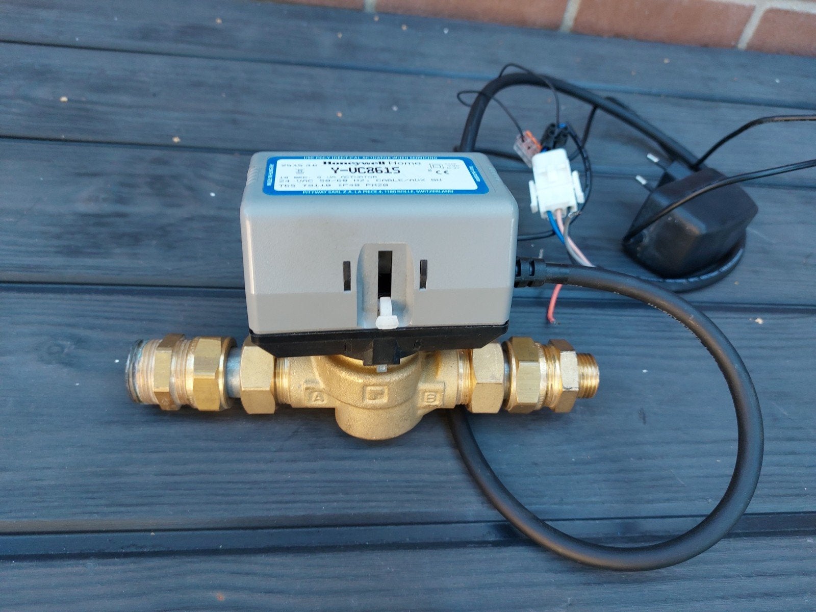 klep , vloerverwarming  honeywell, Ophalen of Verzenden, Minder dan 60 cm, Overige typen, Minder dan 30 cm