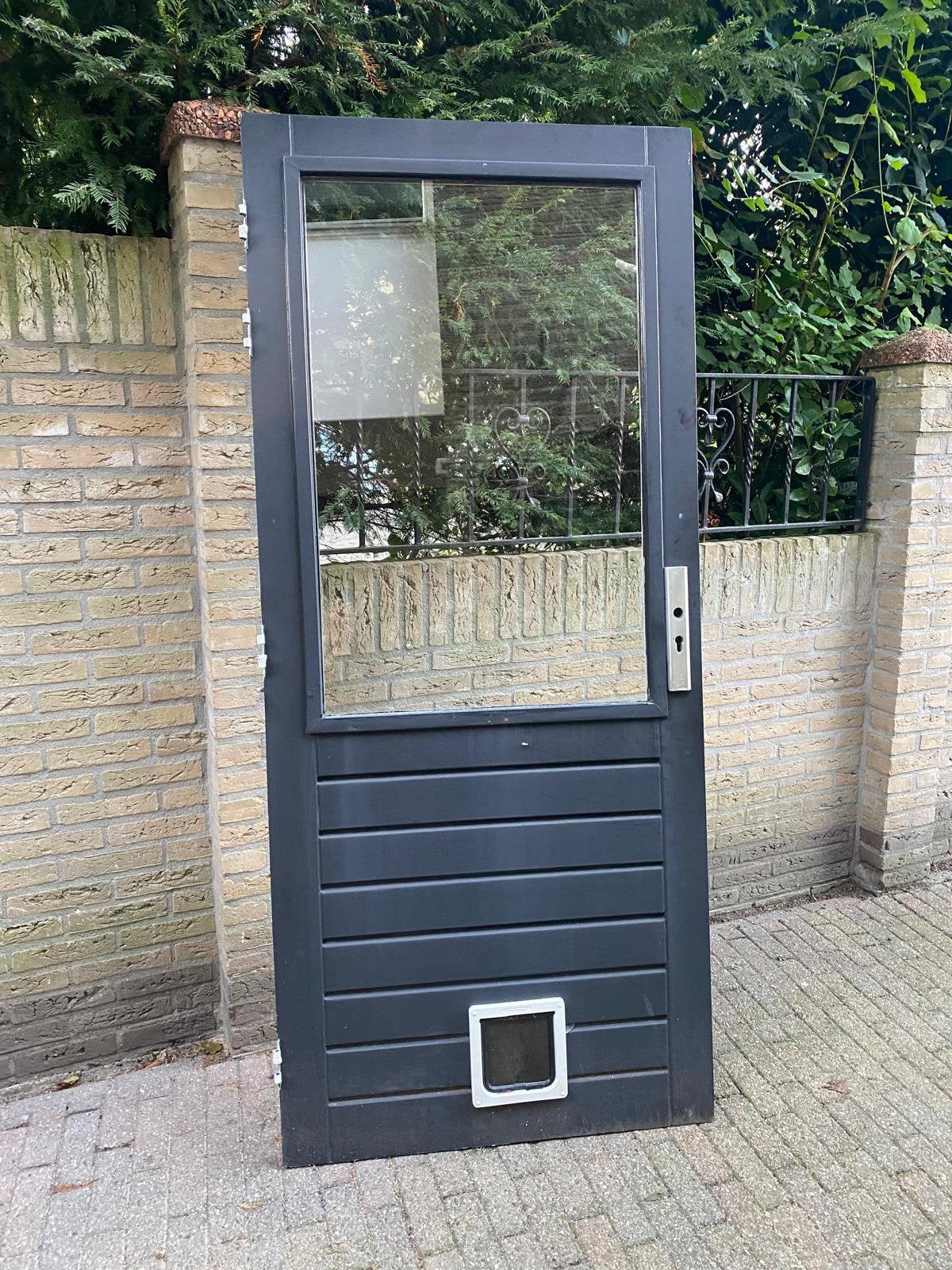 Buitendeur met katten luik en HR glas, Gebruikt, 80 tot 100 cm, Ophalen of Verzenden, Buitendeur