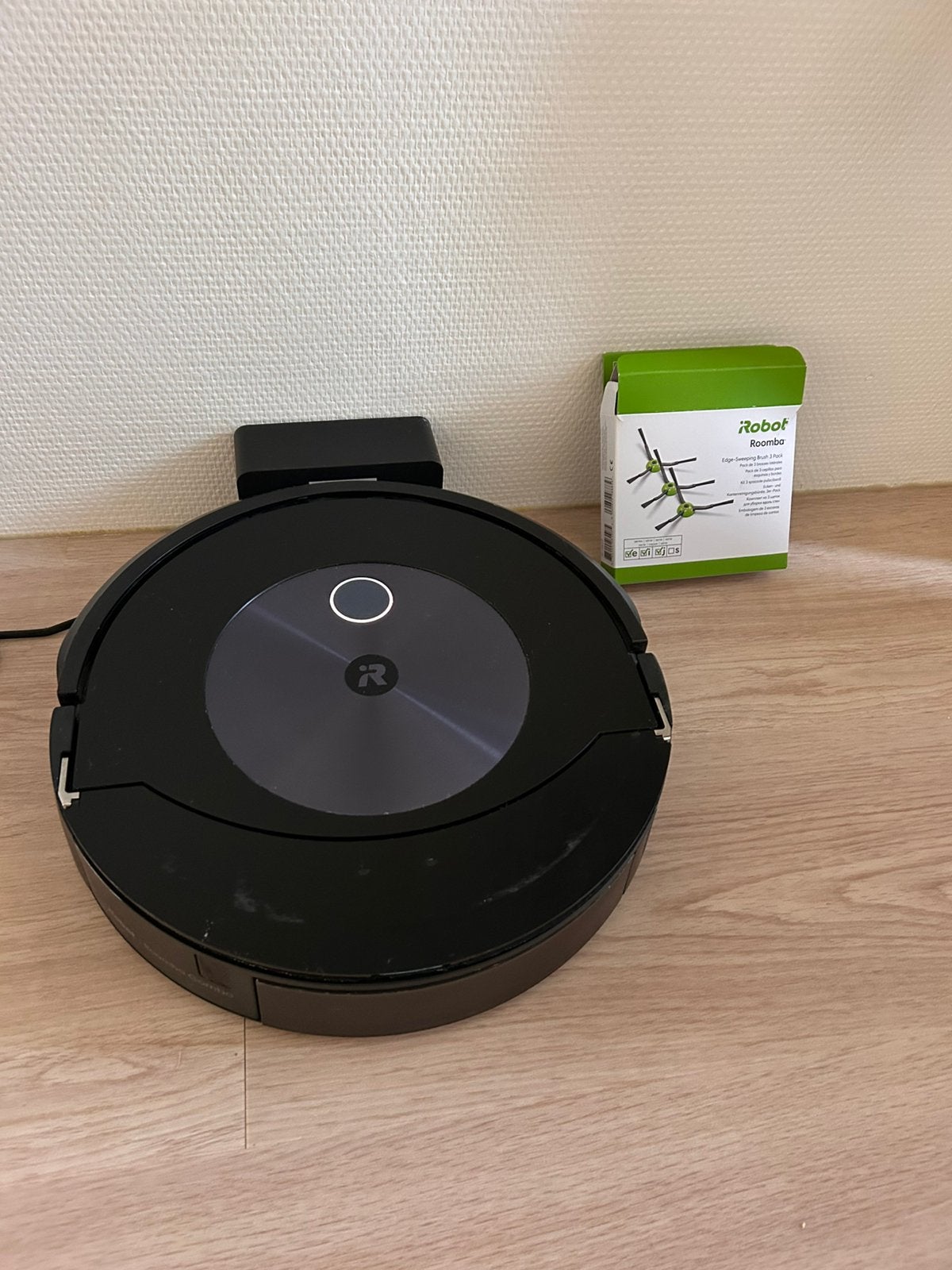 iRobot Roomba J7 Combo – Robotstofzuiger & Dweilrobot, Ophalen, Zo goed als nieuw, Robotstofzuiger