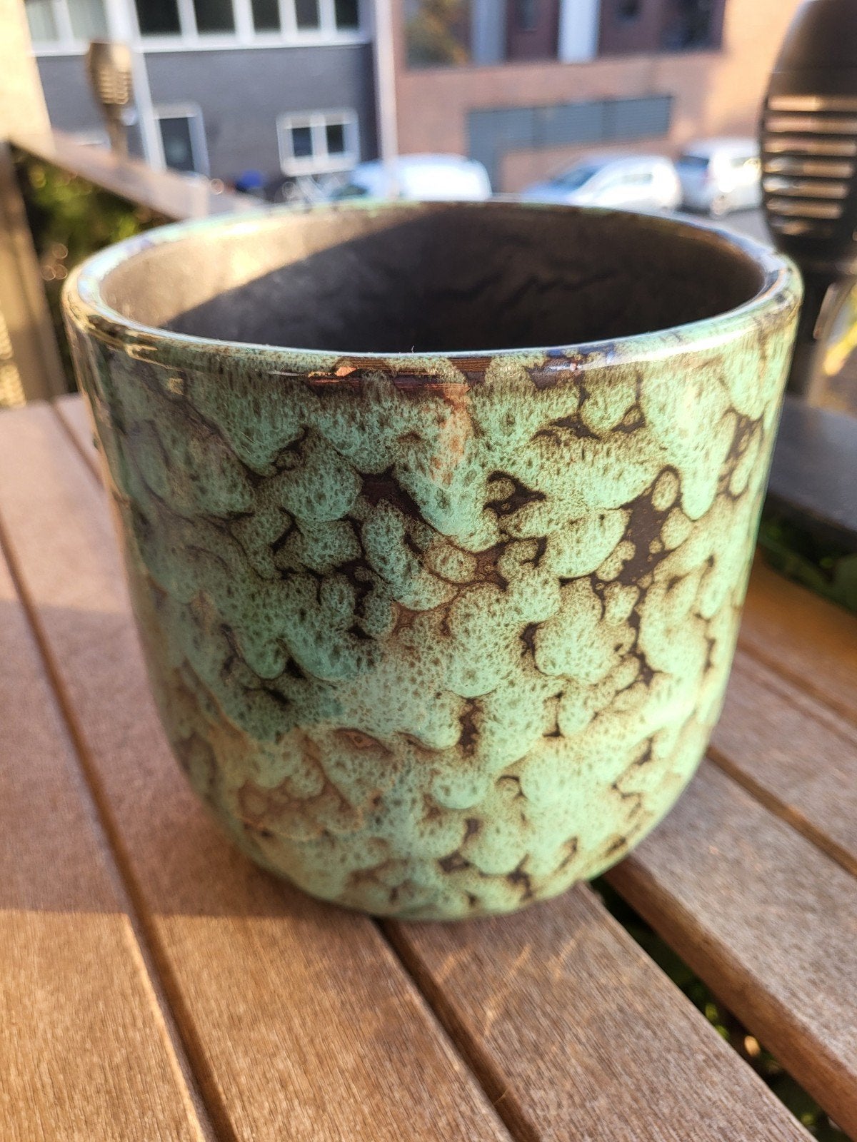 Mooie bloempot met uniek groen glazuur Intratuin, Rond, Ophalen of Verzenden, Zo goed als nieuw, Balkon