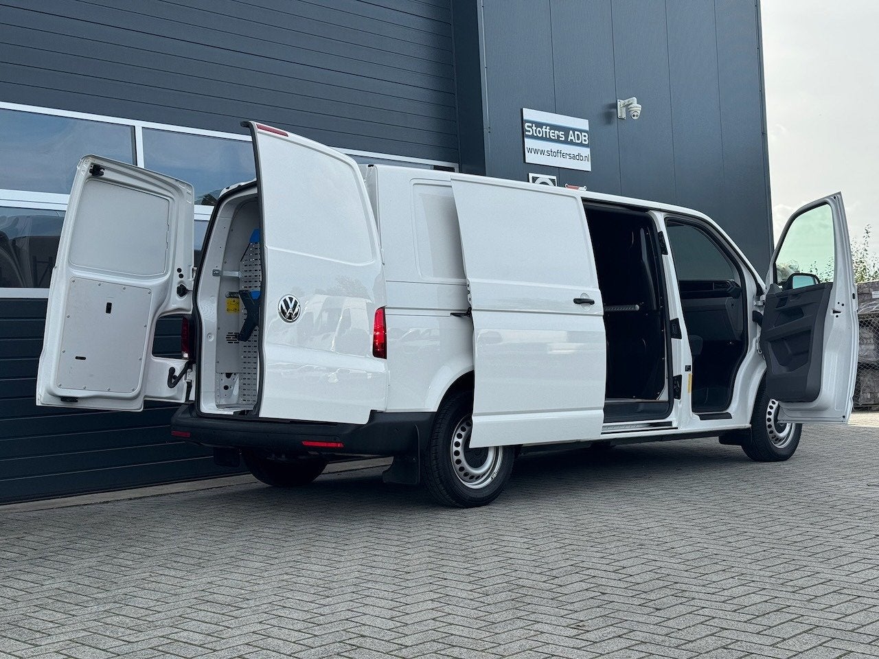 Volkswagen Transporter 2.0 TDI 110pk L2H1 | Navi | Kastinric, Dealer onderhouden, Gebruikt, Euro 6, 4 cilinders