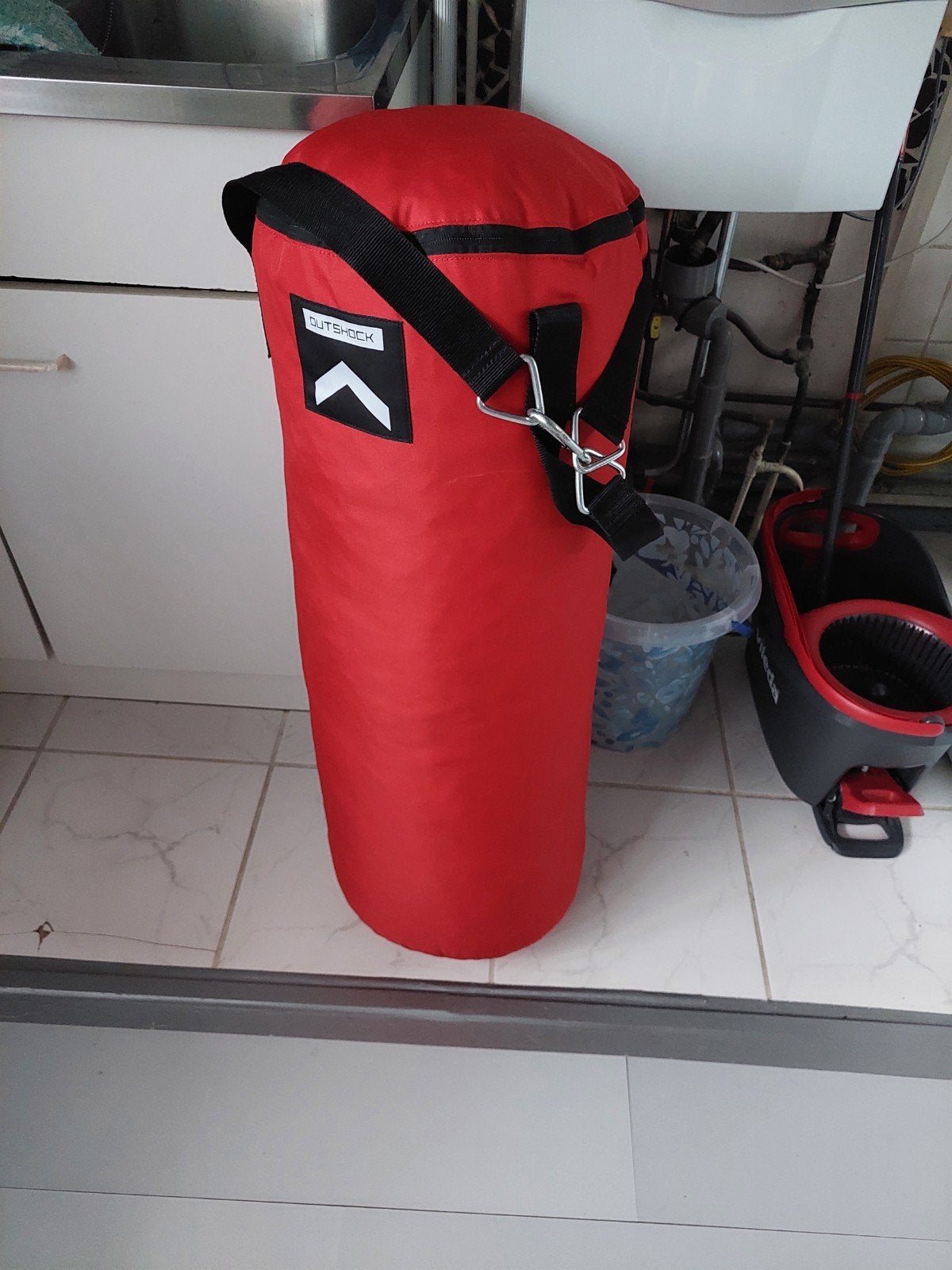 Outshock Bokszak - Rood, Compact en Compleet, Ophalen
