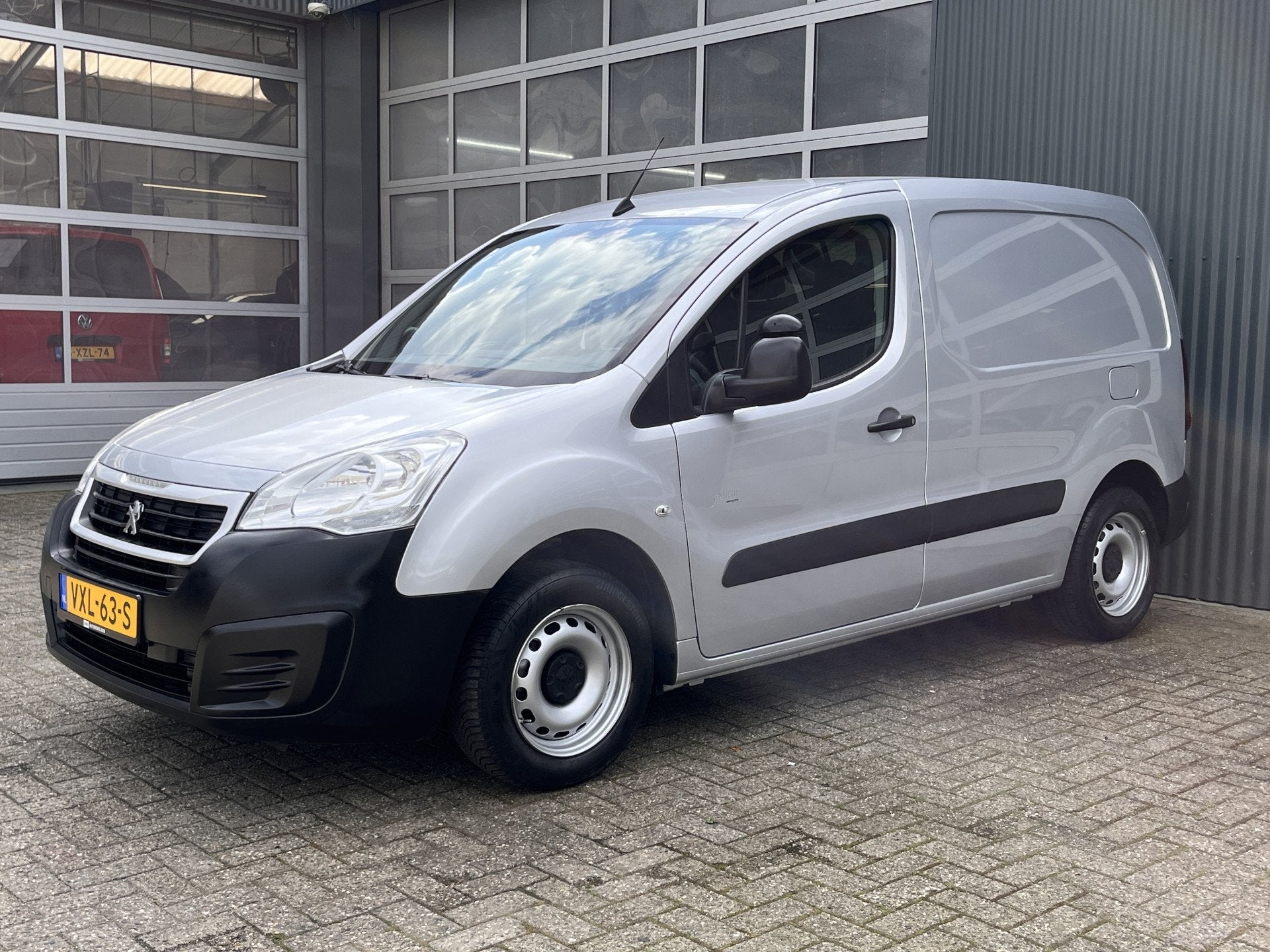 Peugeot Partner 120 1.6 HDi 75pk 5x voorradig Marge Airco Bt, Auto's, Voorwielaandrijving, Stof, Gebruikt, 4 cilinders