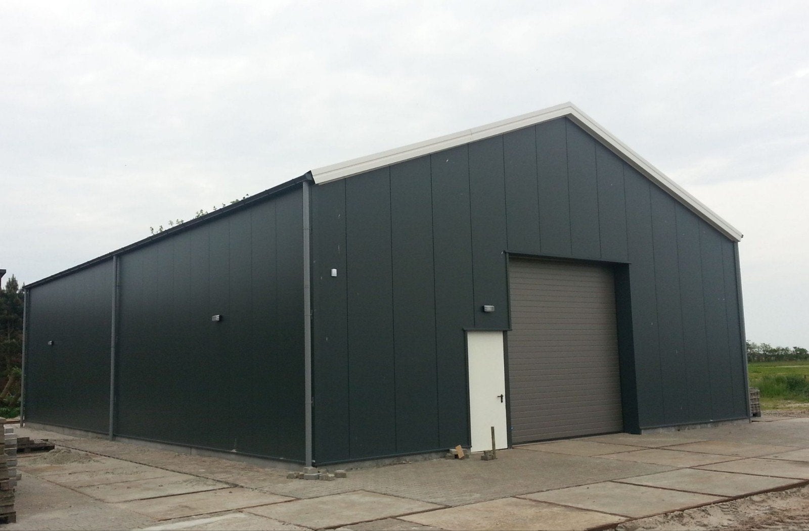 Te huur gezocht +- 225m2 bedrijfsruimte