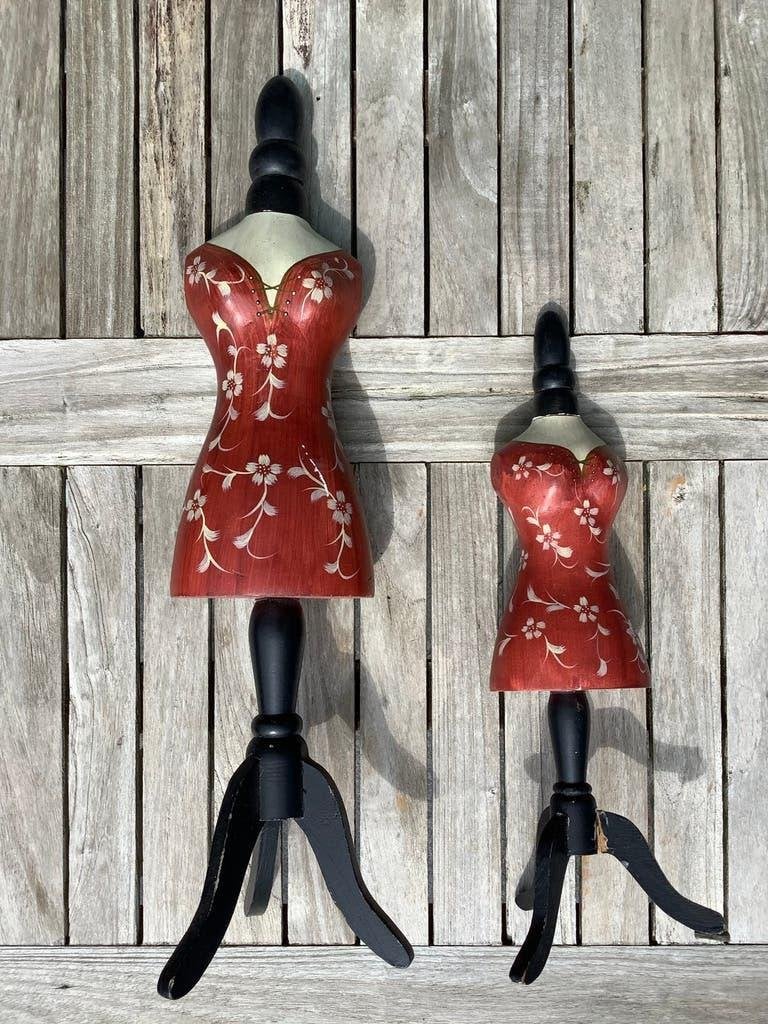 Twee handbeschilderde houten paspoppen - decoratief, Ophalen of Verzenden, Gebruikt, Overige typen