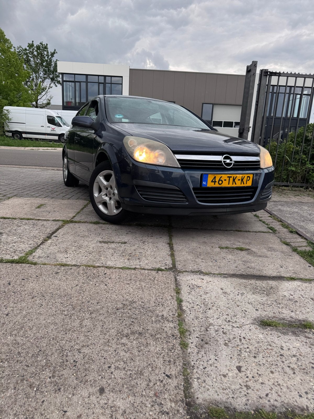 Opel Astra 1.4 66KW 5D AUT 2006 Grijs, Auto's, 4 cilinders, 49 €/maand, 1364 cc, Particulier
