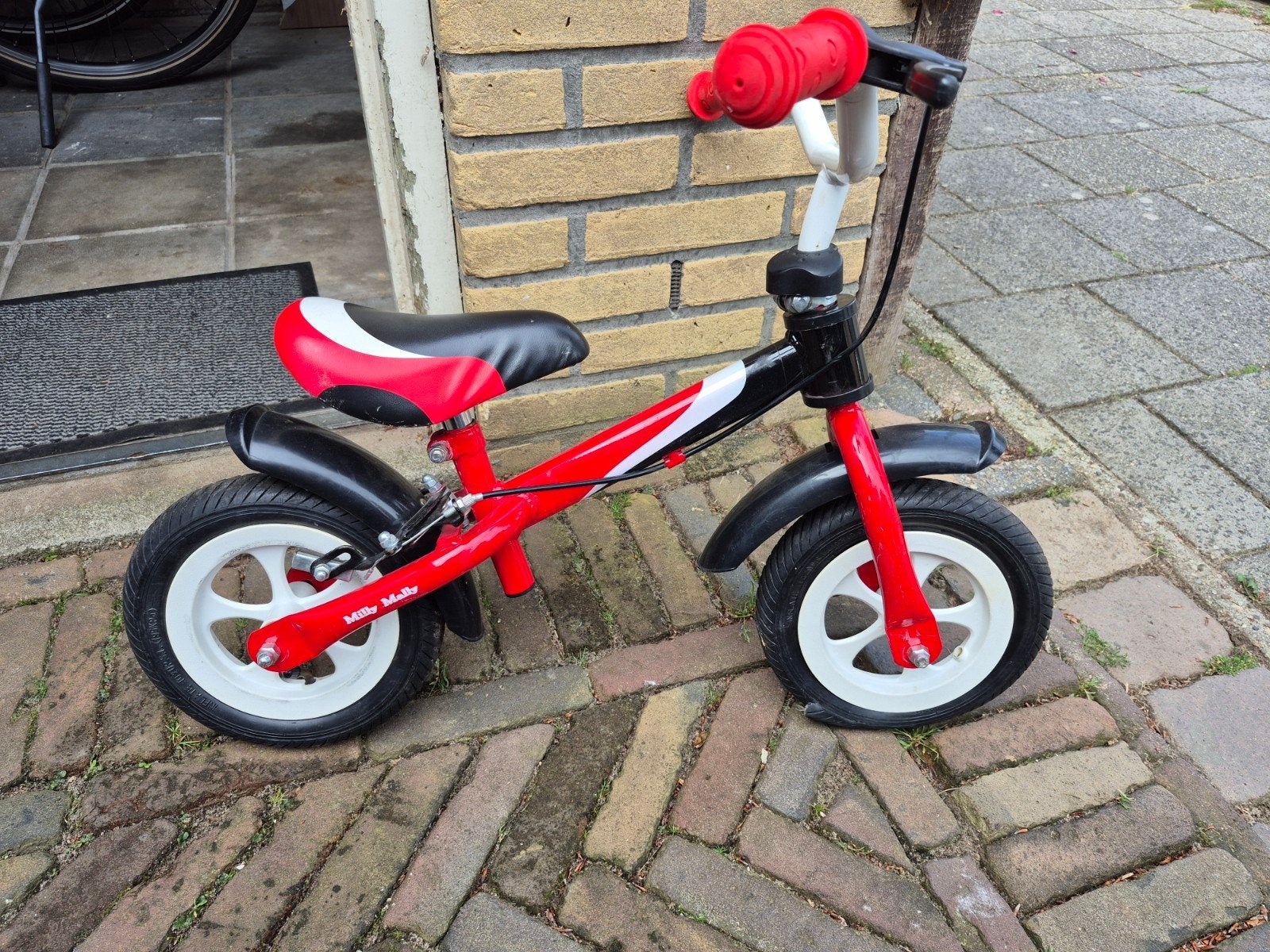 Rood loopfietsje Milly Mally, 10 inch, Ophalen, Minder dan 16 inch