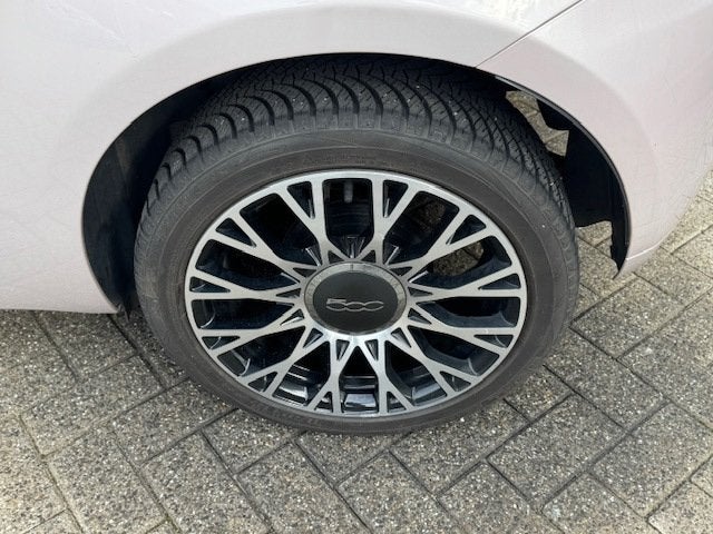 Fiat 500 1.0 Hybrid Dolcevita *carplay *cruise *servicebeurt, Auto's, Voorwielaandrijving, Zwart, Overige kleuren, 4 stoelen