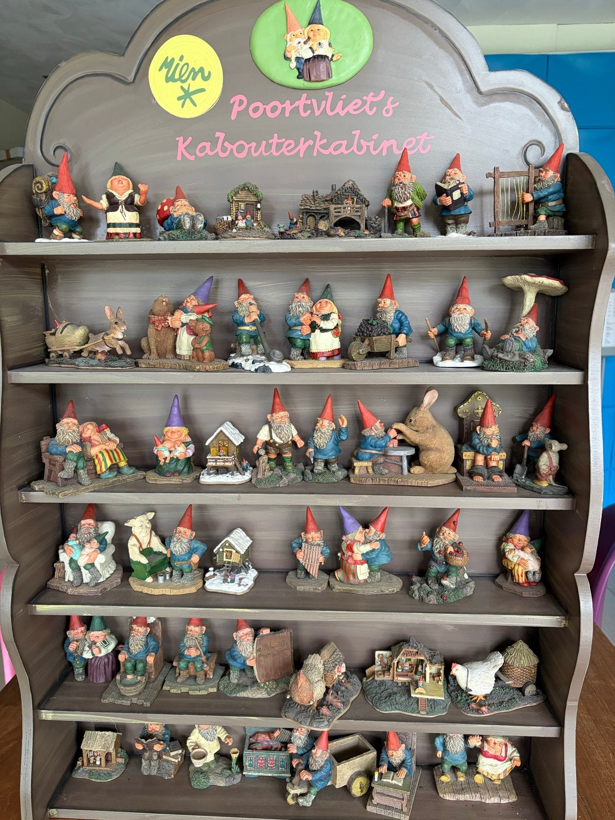 Rien Poortvliet Kabouterkabinet met collectie beeldjes, Verzamelen, Ophalen, Zo goed als nieuw