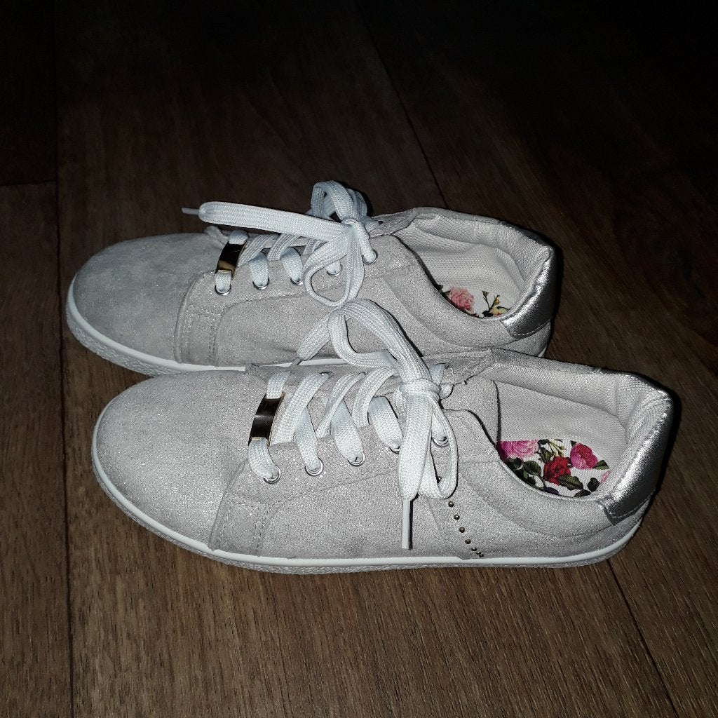 NIEUW sneakers grijs mt. 40, Nieuw, ?, Ophalen of Verzenden, Sneakers of Gympen