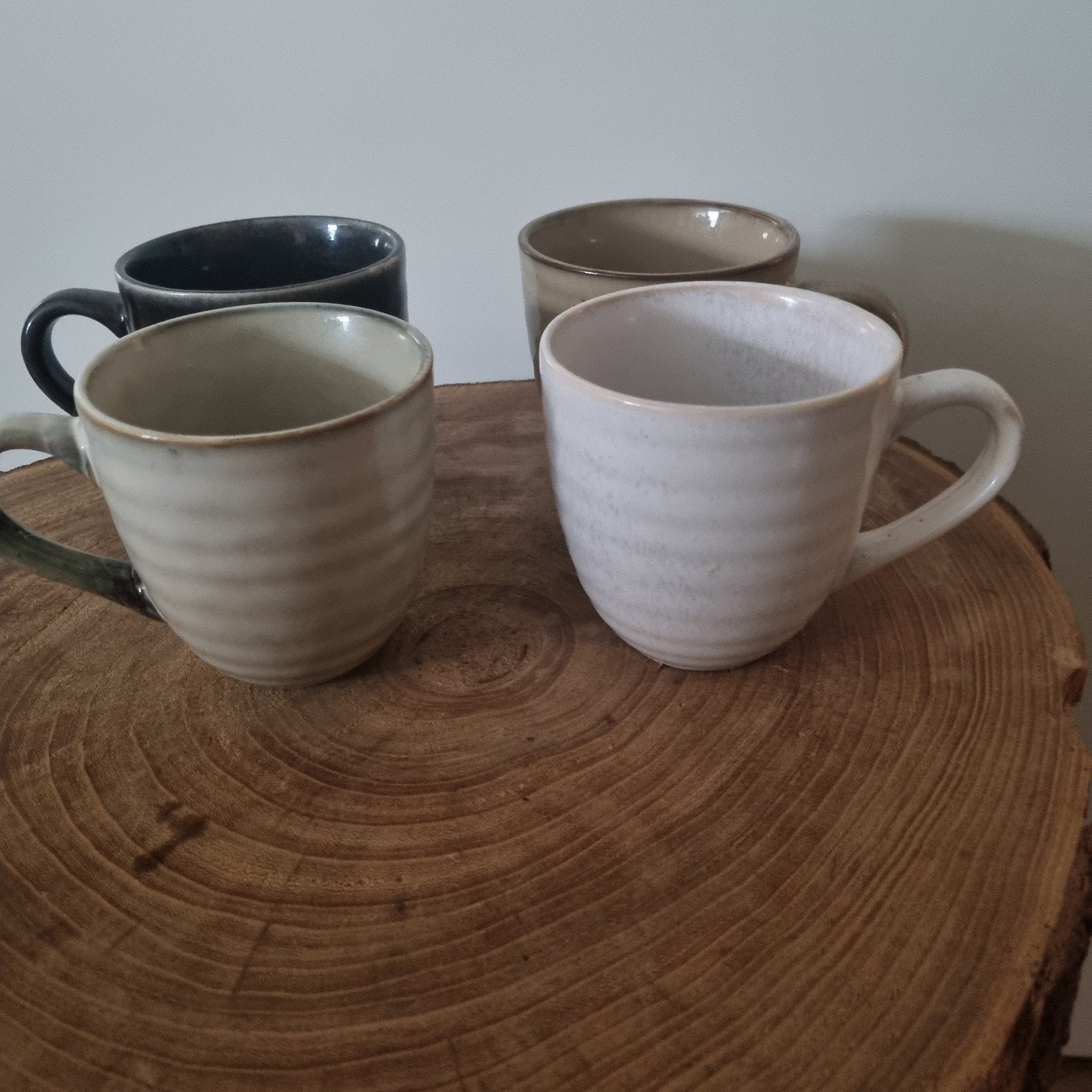 4 mokken/ bekers met oor groot MICA natuurtinten, Huis en Inrichting, Ophalen, Zo goed als nieuw