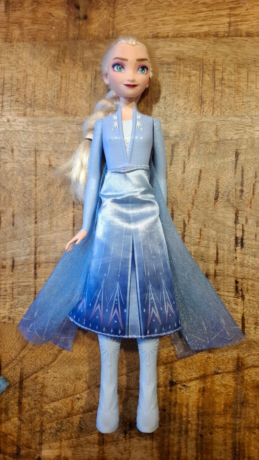 Disney Frozen Elsa pop met lichtgevende sterretjes, Ophalen of Verzenden, Zo goed als nieuw, Barbie
