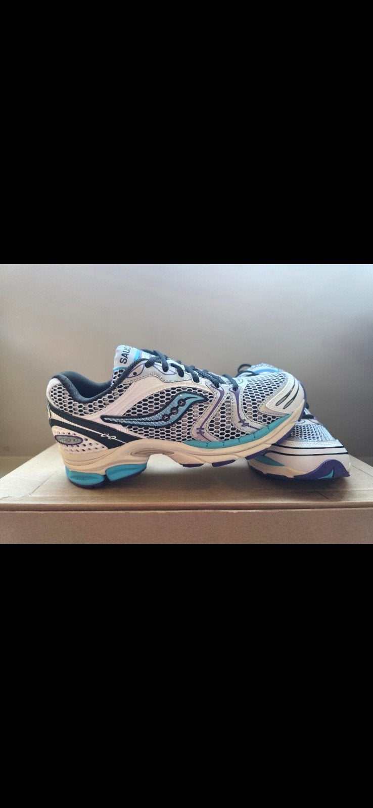 Saucony ProGrid Triumph 4 - Maat 41 - Unisex - Nieuw in doos, Overige kleuren, Nieuw, Ophalen of Verzenden, Sneakers of Gympen