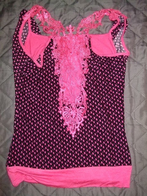 zgan zwart roze top met kant op rug mt S € 5,00, Kleding | Dames, Tops, Zwart, Ophalen of Verzenden, Zo goed als nieuw, Maat 36 (S)