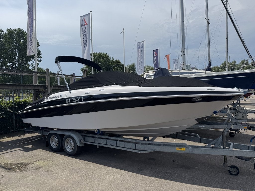 Four Winns H240 speedboat met trailer, Watersport en Boten, Overige merken, Gebruikt, Binnenboordmotor, 300 pk
