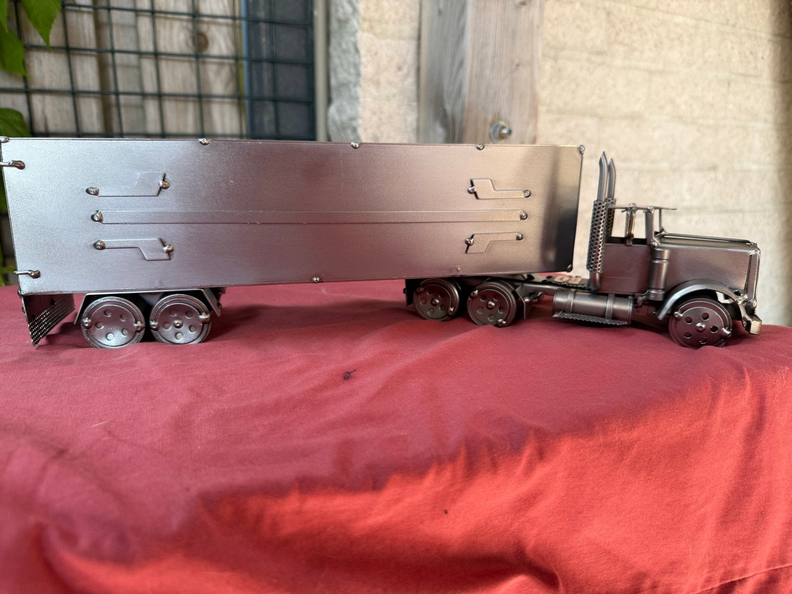 Metalen vrachtwagen met oplegger - Decoratief model, Gebruikt, Groter dan 1:32, Truck, Ophalen