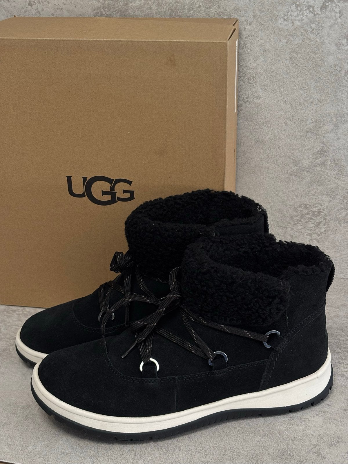 Nieuwe UGG Lakesider Heritage Lace laarzen - Maat 42 - 1012, Kleding | Dames, Zwart, Lage of Enkellaarzen, Nieuw, Ophalen of Verzenden