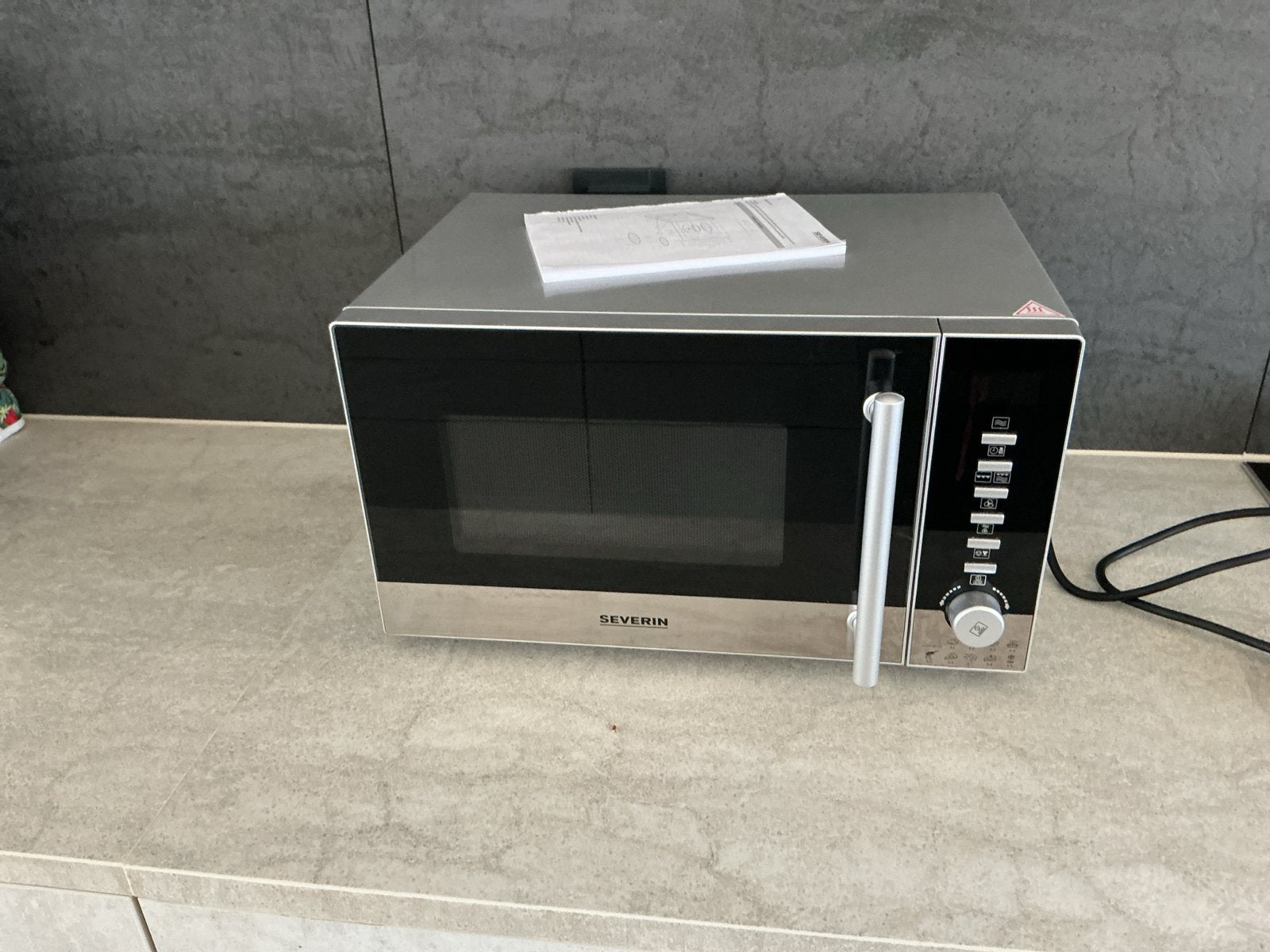 Severin Combimagnetron MW 9722 - Zo goed als nieuw, Ophalen, Combimagnetron, Grill, Zo goed als nieuw
