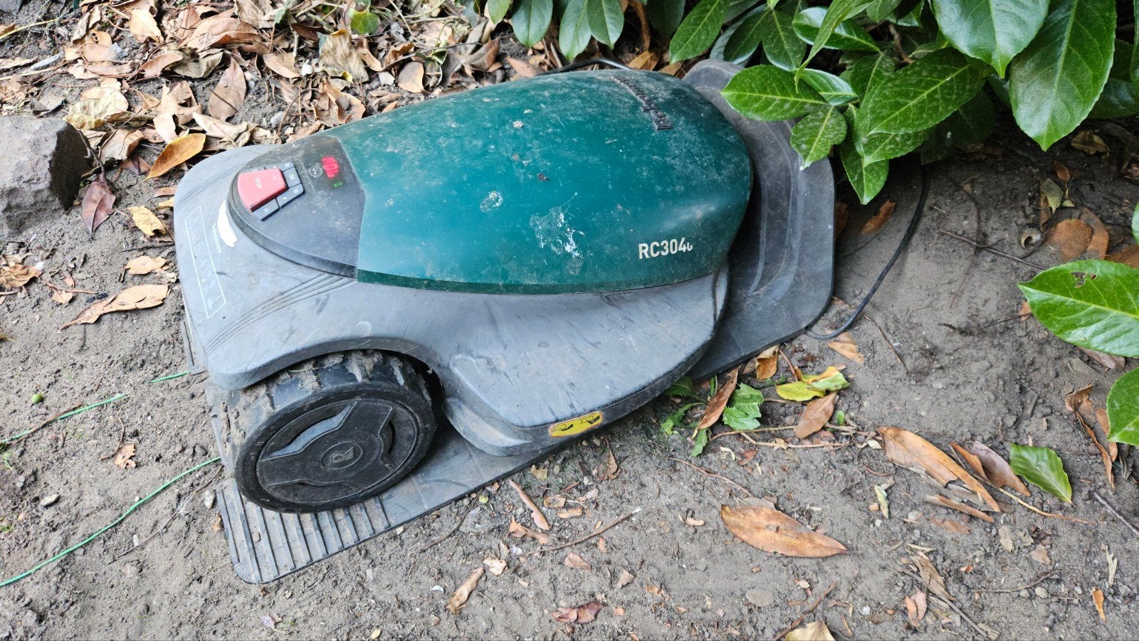 Robomow RC304u robotmaaier grasmaaier, Ophalen, Cirkelmaaier, Gebruikt, Robomow
