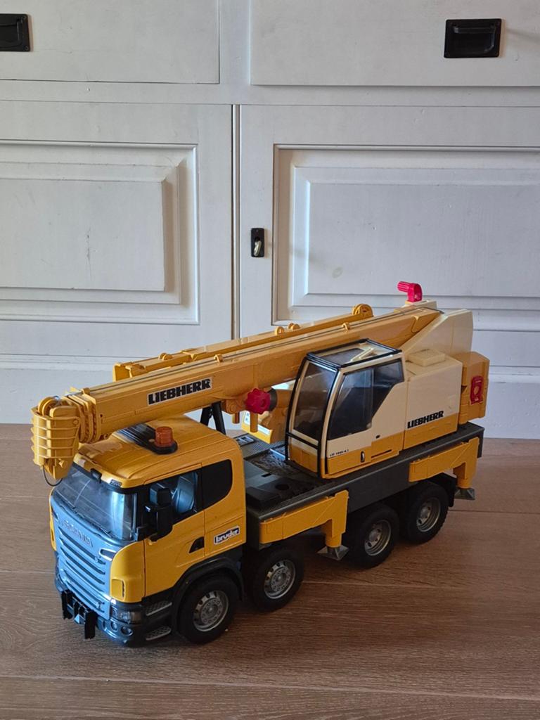 Liebherr takelwagen/vrachtwagen - Speelgoedkraan, Kinderen en Baby's, Ophalen of Verzenden, Gebruikt