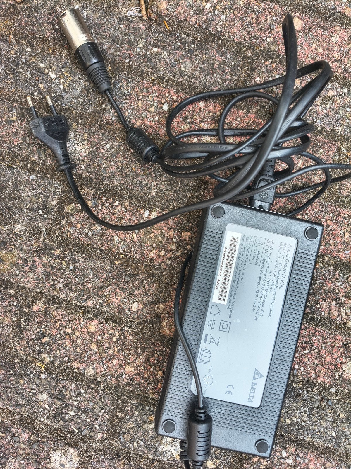 Oplader elektrische fiets Accell Group NVNL Batterijlader DP, Ophalen of Verzenden, Gebruikt