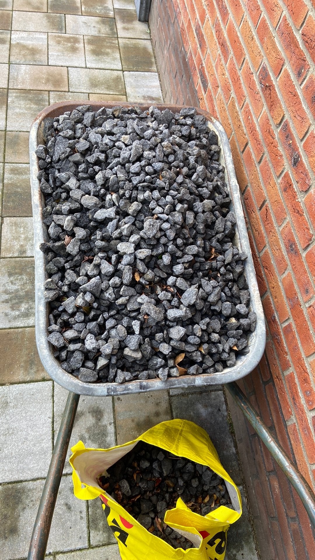 Basalt plus worteldoek, Tuin en Terras, Grind, Keien en Split, Ophalen, Antraciet, Zo goed als nieuw, Split