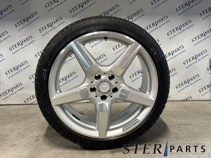 Sportvelgenset + winterbanden van een Mercedes CLS-Klasse, Gebruikt, -, -, Ophalen of Verzenden