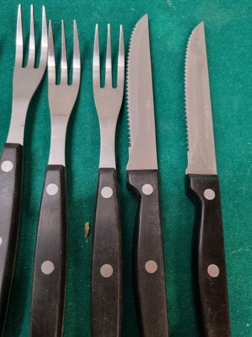 -	Bestek voor steak met zwart handvat vintage, Ophalen of Verzenden, 'T Olde Gre-j, Info@toldegrej.nl, Endepoelstraat 20f Didam