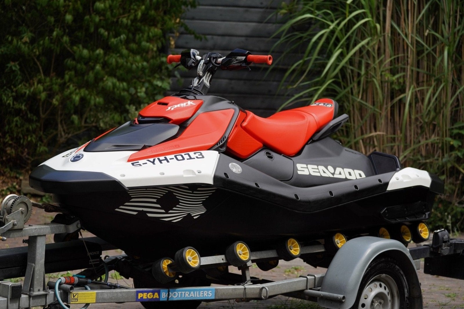 Sea-Doo Spark Trixx + Lorries trailer led | Garantie, Ophalen, Zo goed als nieuw, Benzine, 70 tot 120 pk