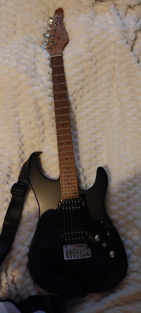 Fazley sand shark gitaar elektrisch zwart, Overige merken, Gebruikt, Met versterker, Ophalen of Verzenden
