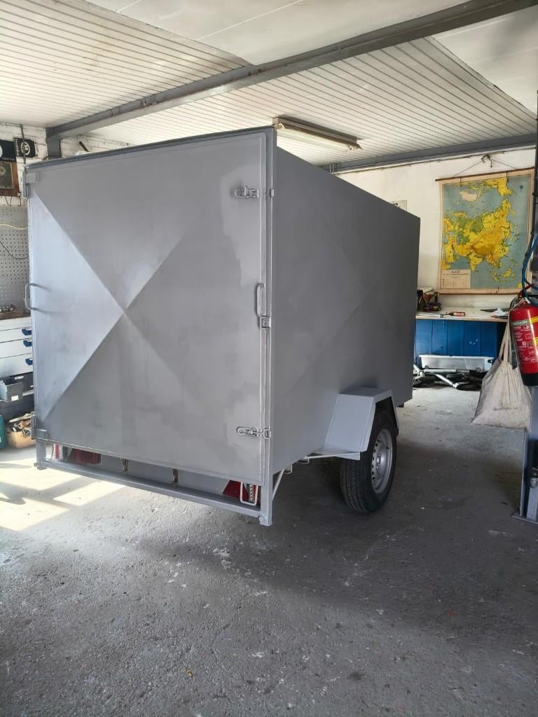 Gesloten aanhangwagen Merk Gookar, Ophalen, Gebruikt