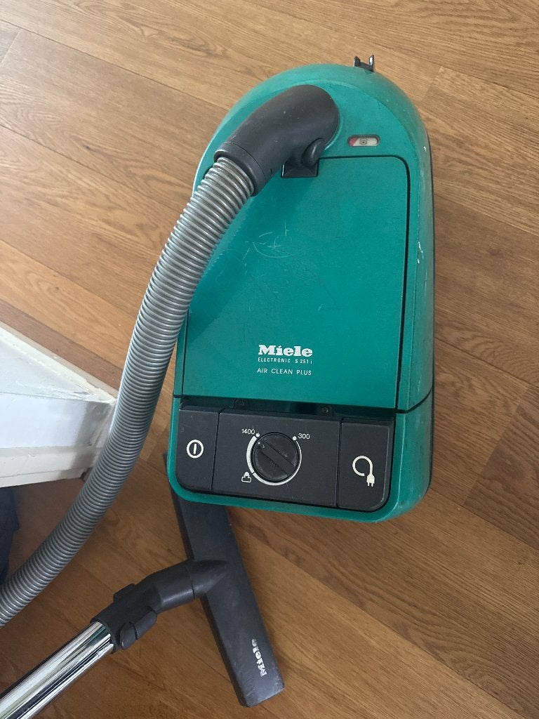 Miele Electronic S 251 i Air Clean Stofzuiger, Witgoed en Apparatuur, Gebruikt, Miele, 1200 tot 1600 watt, Ophalen